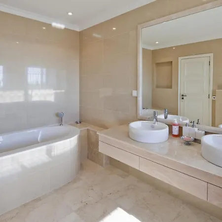 Quinta Do Lago Bellevue With Pool By Homing Villa *